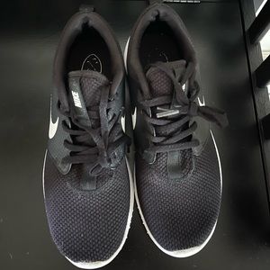 Nike Women’s Roshe golf shoe
